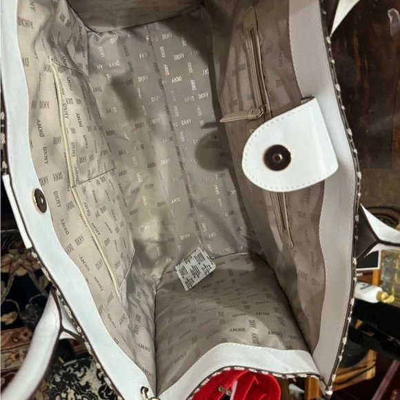 NWT DKNY Carlita LG Book Tote Handbag $228 Retail Price DEFECTIVE CLASP - Picture 6 of 8